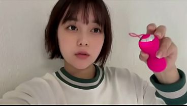 A real masturbation video of a female college student on her day off. Is it only when you're young that you masturbate this much?