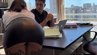 Light brown hairy nerd knows better about suck job